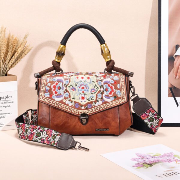 Bolso 8773# Bordado Marrón Frontal
