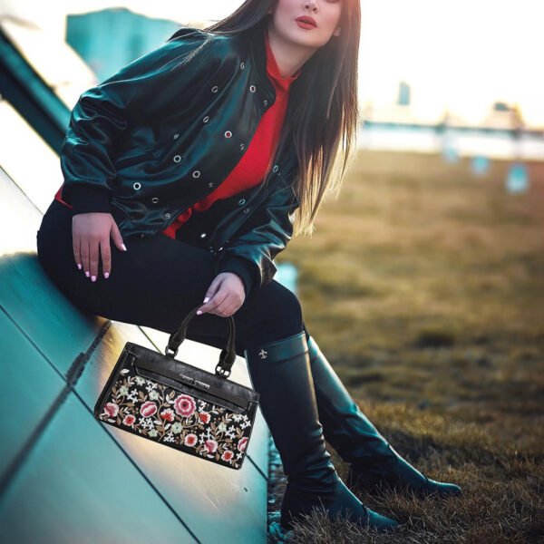 Bolso A901# Bordado Negro Modelo Mano