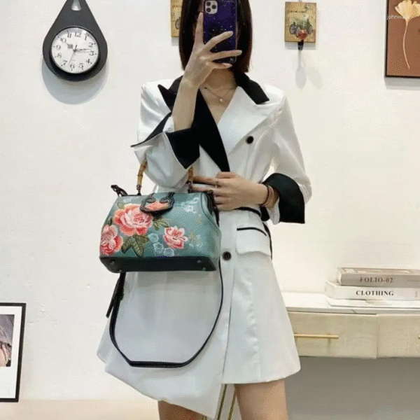 Bolso A944# Bordado Azul Modelo Hombro